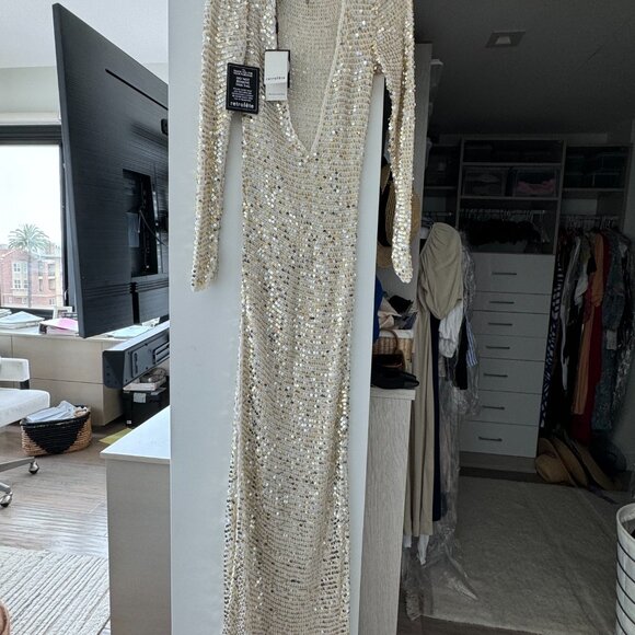 Woman's clothing - Picture 2 of 2